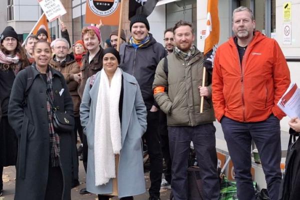 GMB Southern sends solidarity to striking members at Unite